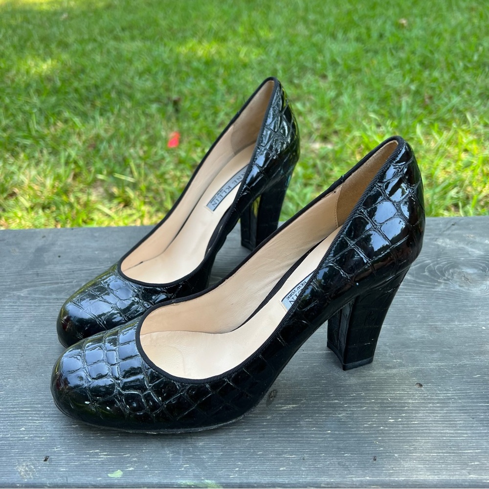 Elegant Black Crocodile-Embossed Heels